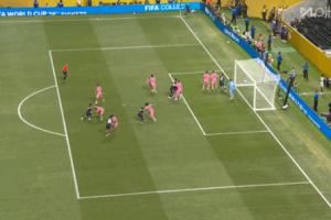 法比安第16分钟破门，但越位在先进球无效