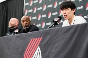 队记：这边训练量比CBA大&速度更快 杨瀚森未来有起伏也会有高光
